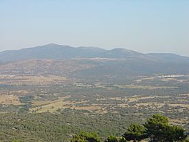 Sierra de San Vicente desde Pedro Bernardo.JPG