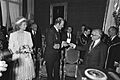 Staatsbezoek Spaans Koninklijk paar geschenkjes voor Koning Juan Carlos, Bestanddeelnr 930-7312