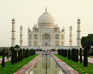 Archivo:Taj Mahal Exterior