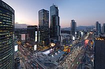 Teheran-ro Yeongdong-daero crossing 7.jpg