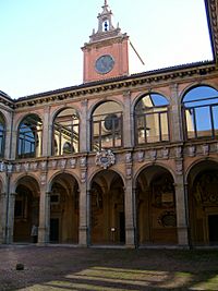 Archivo:The Archiginnasio, Bologna, Italy, the wing with the Anatomical theatre