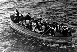 Archivo:Titanic lifeboat