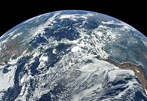 Archivo:View of Earth from MESSENGER