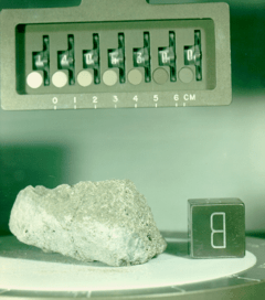 Archivo:A14 basalt sample 14053