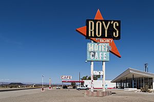 Archivo:Amboy (California, USA) -- 2012 -- 4