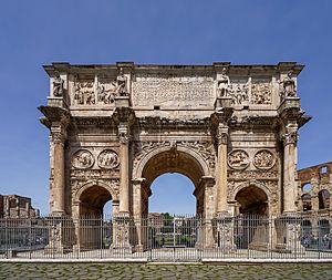 Archivo:Arch of Constantine (Rome) - South side, from Via triumphalis