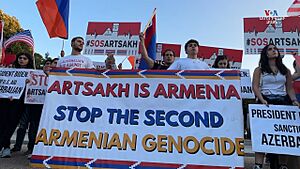 Archivo:Armenians in Washington held a protest in front of the White House