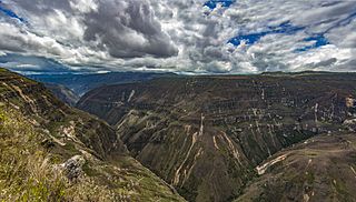 Archivo:Cañon del Sonche desde Mirador de Huancas
