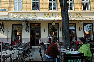 Archivo:Cafe Museum Friedrichstrasse 2011