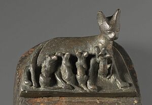 Archivo:Cat with Kittens, ca. 664-30 B.C.E. or later