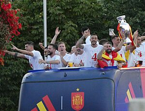 Archivo:Celebrando la cuarta Eurocopa de la selección española. Madrid, 15 de julio de 2024