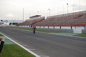 Archivo:Circuito de Albacete durante un entrenamiento