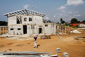 Archivo:ELWA Hospital - panoramio