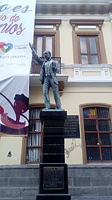 Archivo:Estatua del Primer Gobernador de Nariño