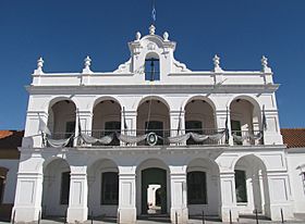 Fachada del Cabildo y Museo Historico Udaondo de Lujan.jpg