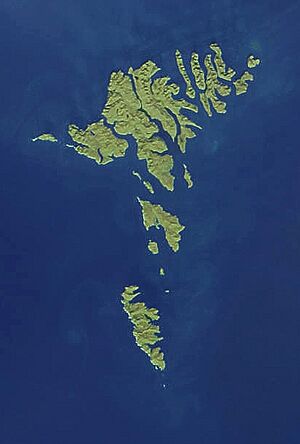 Archivo:Faroes030417-nasa(2)