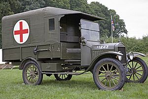 Archivo:Ford-field-ambulance