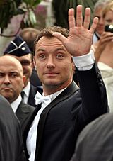 Archivo:Jude Law Cannes 2011