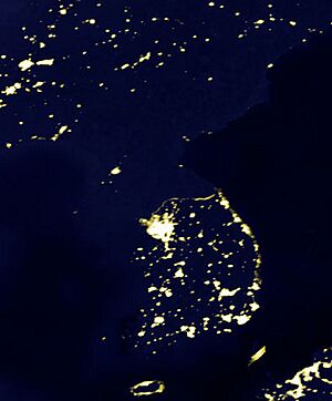 Archivo:Korean peninsula at night