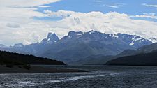 Archivo:Lago Cholila - Argentina