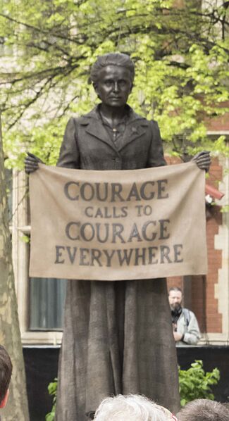 Millicent Fawcett Statue unveiling06 (cropped)