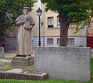 Archivo:Monument to Andrés Laguna in Segovia, Spain
