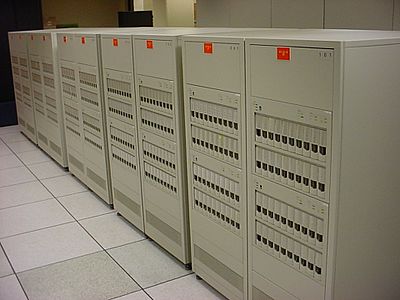 Archivo:NCR Teradata Worldmark 5100 Unix Storage