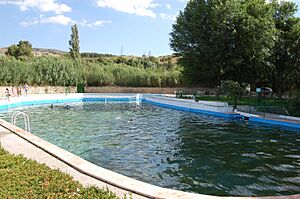 Archivo:PISCINA NATURAL DE FUENCALIENTE EN ORCE - panoramio