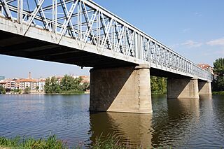 Puente de Hierro (Zamora) - 01.JPG