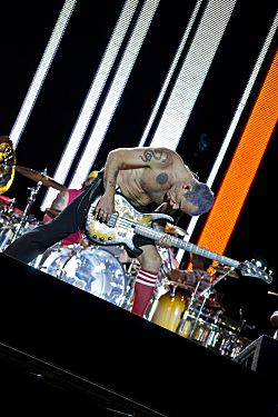 Archivo:Red Hot Chili Peppers - Rock in Rio Madrid 2012 - 32