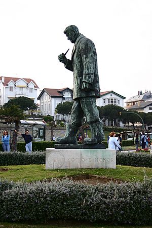 Archivo:Santander.Estatua.Jose.del.Rio.Sainz