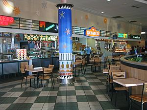 Archivo:Southlands Boulevarde Food Court