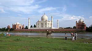 Archivo:Taj Mahal-11