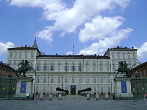 Archivo:Torino-PalazzoReale