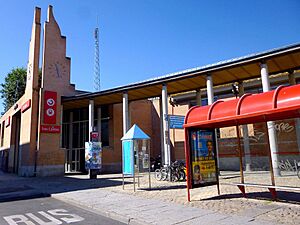 Archivo:Tres Cantos - Estación de tren