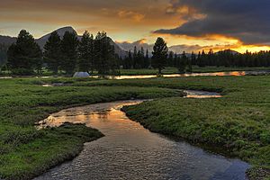 Archivo:Tuolumne Meadows Sunset