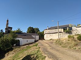 Vista de la iglesia de Villadepán.jpg