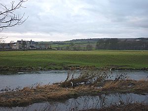 Archivo:Watercrook Farm and the River Kent