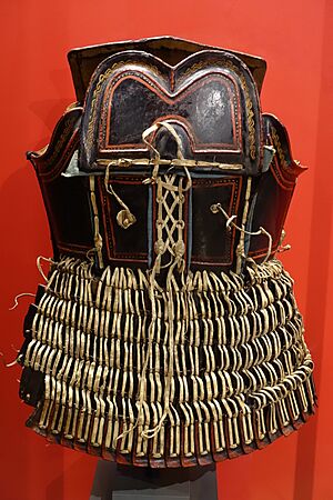Archivo:Armor, Yi people, Sichuan province, China, painted hide, wood, leather - Peabody Museum, Harvard University - DSC06035