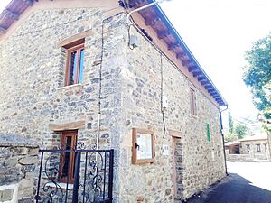 Archivo:Ayuntamiento de Triollo