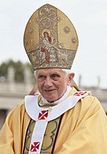 Archivo:Benedykt XVI (2010-10-17) 4