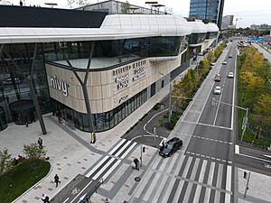 Archivo:Bratislava má stanicu, ktorá sa vyrovná európskym metropolám. Nazrite do Nivy centra (51536059094)