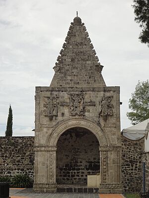 Archivo:CapillaPoza