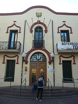 Archivo:Casa de la vila de Montcada i Reixac P1500709