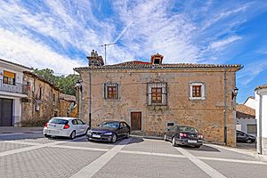 Archivo:Casa palaciega en Colmenar de Montemayor