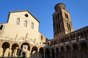 Archivo:Cattedrale di Salerno (9696860040)