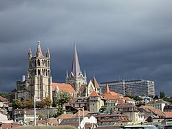 Archivo:Colline de la Cité Lausanne