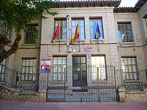 Archivo:Colmenar Viejo - Colegio Tirso de Molina