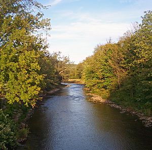 Archivo:East Branch Delaware River at Margaretville, NY