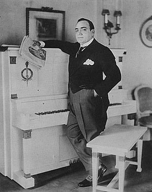 Archivo:Enrico Caruso